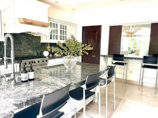 Casa Blanca- Cancun’s Hotel Zone beachfront  vacation rental - Image 2