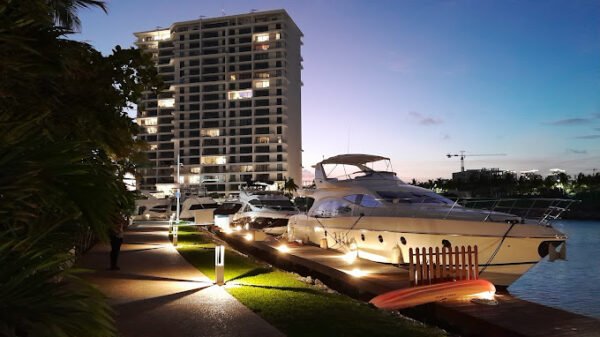 Marina condos Puerto Cancun  vacation rentals - Image 2